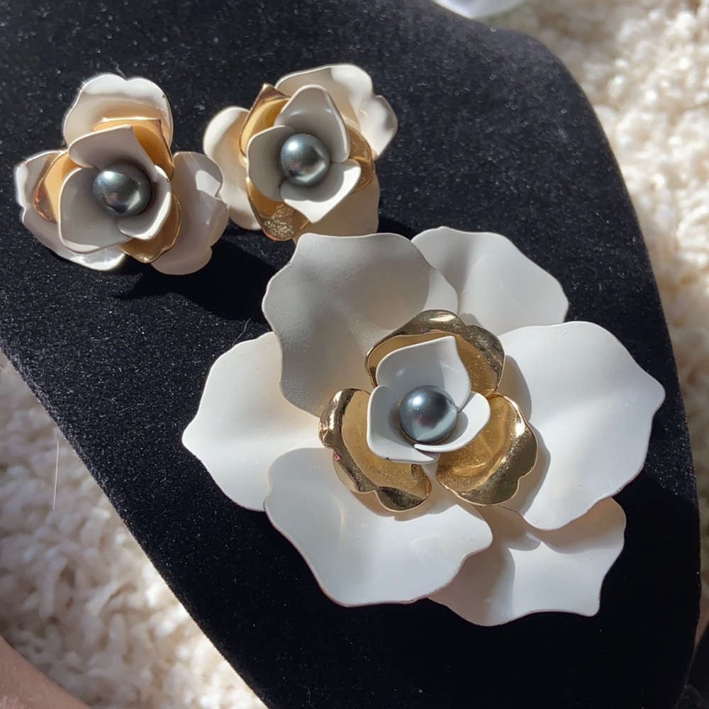 Vintage Sarah Coventry Brooch and Earrings
